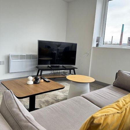 Fully Furnished 2-Bedroom With City View, Wifi And Free Parking By Brookland Stays Yeadon Extérieur photo