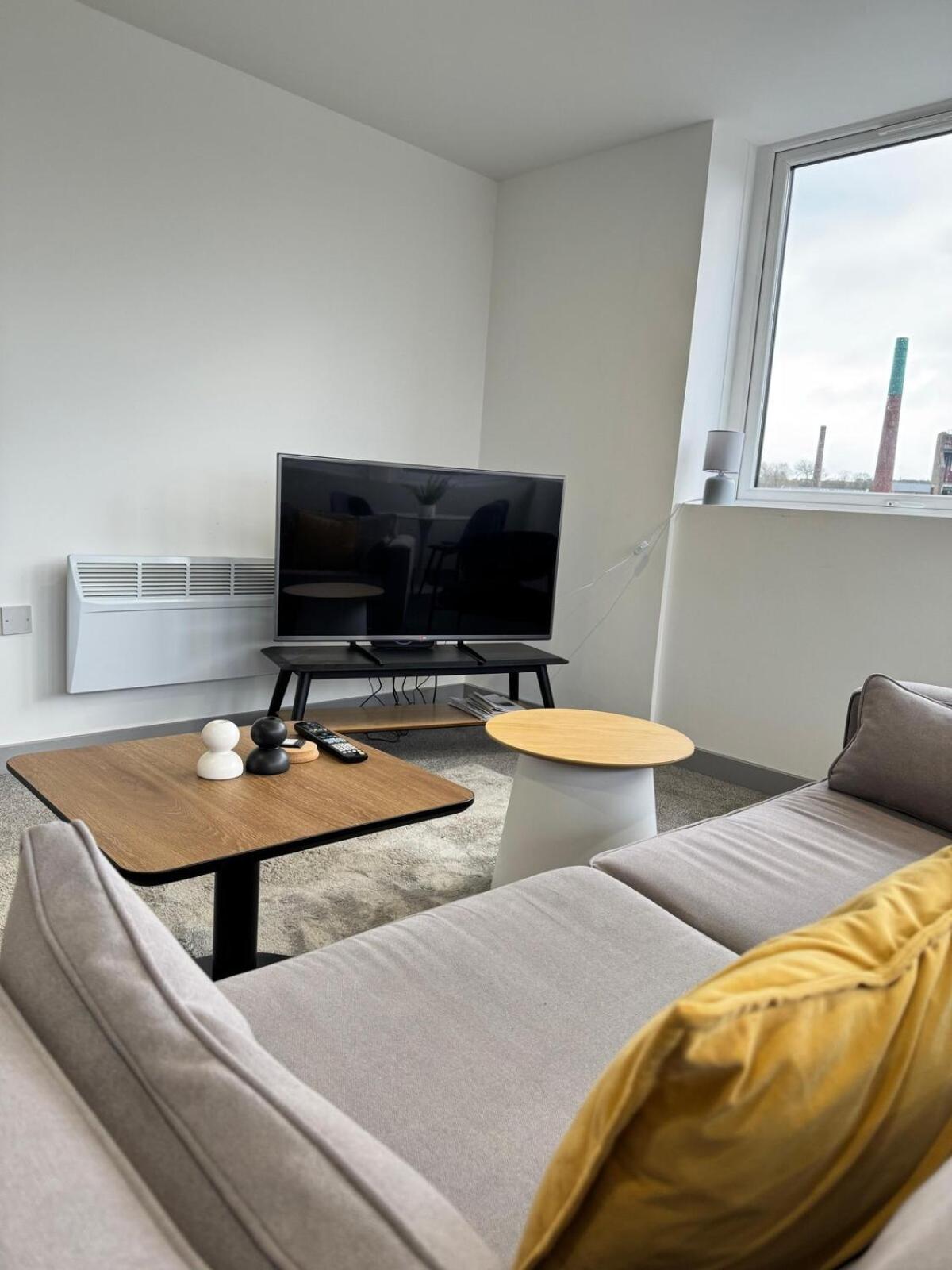 Fully Furnished 2-Bedroom With City View, Wifi And Free Parking By Brookland Stays Yeadon Extérieur photo