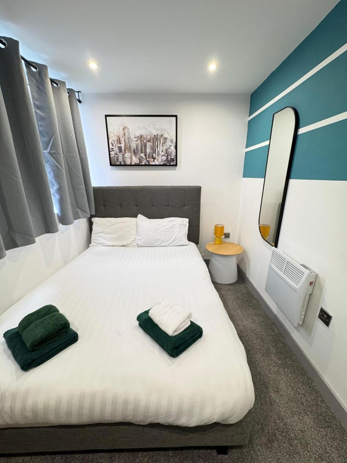 Fully Furnished 2-Bedroom With City View, Wifi And Free Parking By Brookland Stays Yeadon Extérieur photo